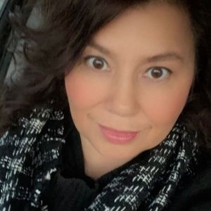 Meet your Posher, Angela